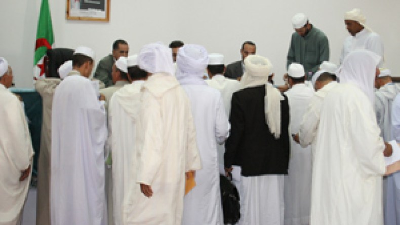 زيادات معتبرة في أجور الأئمة تصل إلى 13 ألف دينار شهريا