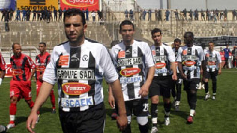 لموشية يجري عملية جراحية ويغادر نحو فرنسا