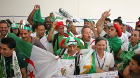 عشرات المناصرين رفضوا العودة من جنوب افريقيا