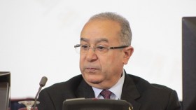 الجزائر تدين التفجير بالسيارة المفخخة أمام سفارتها بطرابلس