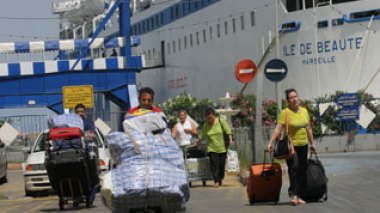 Des émigrés “accueillis” par la justice à leur arrivée en Algérie