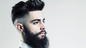 يرفضون اتباع الرسول (ص) ويقبلون التشبه بفناني الغرب!