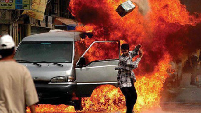 مقتل 52 شخصا على الأقل بتفجيرات في بغداد