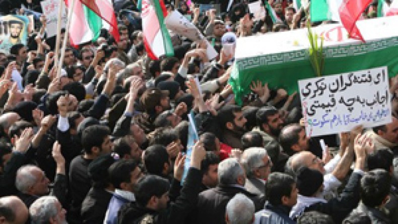 قتلى‭ ‬وجرحى‭ ‬بميدان‭ ‬الحرية‭ ‬وسط‭ ‬طهران‭ ‬