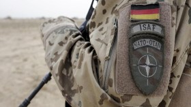 جنود أردنيون يضربون عسكريين ألماناً