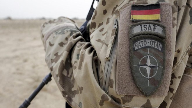 جنود أردنيون يضربون عسكريين ألماناً