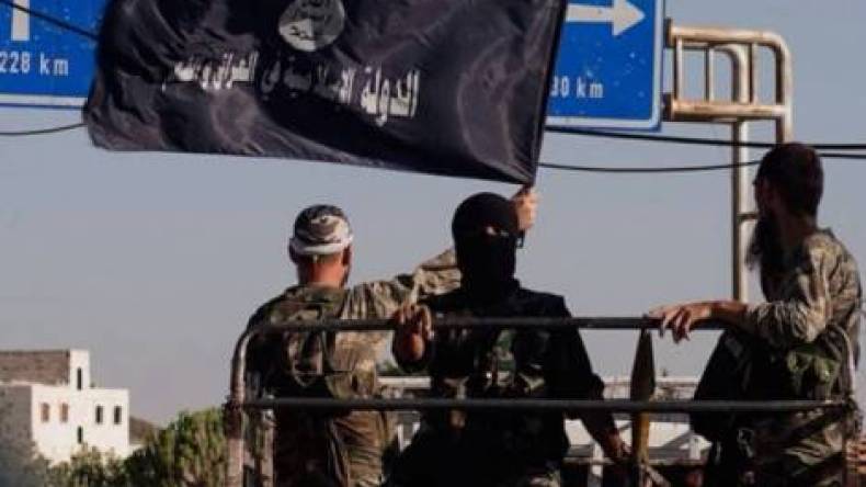 النظام السوري ينافس داعش في استعراض الجثث في دير الزور