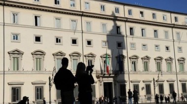 Italie: le directeur de l'agence des impôts blessé par un colis piégé