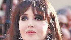 ايزابيل عجاني تنسحب من فيلم عطر الجزائر وتغادر الى باريس