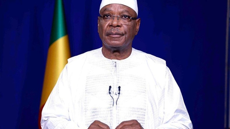 رئيس مالي يناقض فرنسا بشأن غارة جوية.. ماذا قال؟