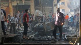 25 قتيلاً في قصف جوي لمدينة إدلب السورية