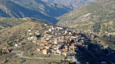 La tension persiste à Aghrib : le Conseil du village chasse une commission d’enquête dépêchée par le Ministère des Affaires religieuses