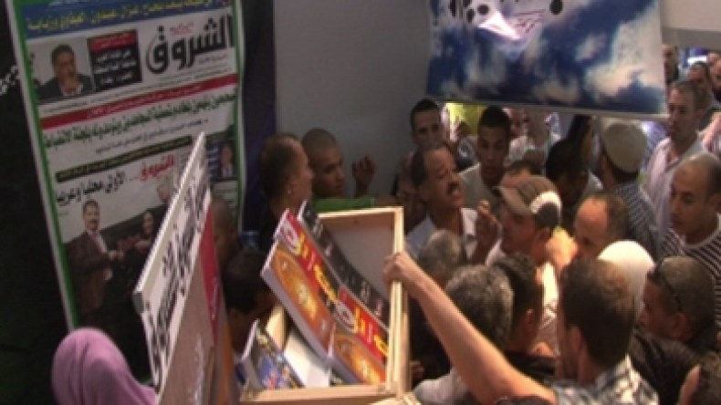 ادارة الصالون تمنح للشروق مركزا لبيع مذكرات زبيري