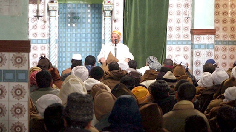 طوارى وسط الأئمة بسبب المرضعات.. الحوامل والطلبة