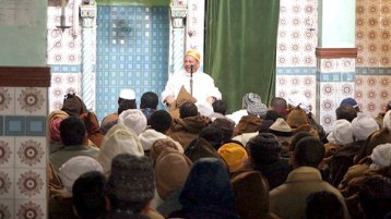 عمّت ولم تخفّ!