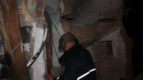 Alger: un immeuble habité par 3 familles s’effondre à la Casbah