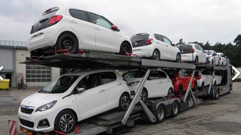 بوشوارب: تحديد كوطة سيارات 2017 قريبا!