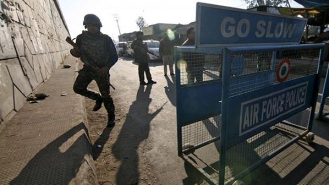 ستة قتلى في هجوم لمسلحين على قاعدة جوية هندية