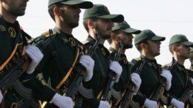 إيران تشيع ثلاثة من الحرس الثوري قتلوا في سوريا