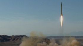 إيران تطلق صاروخين بالستيين في تجربة جديدة