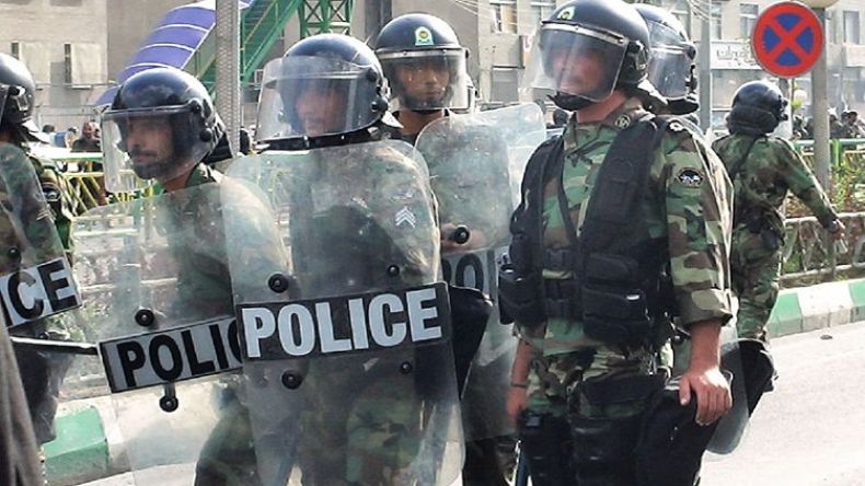 قتيلان في إطلاق نار على موكب شيعي في إيران