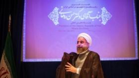 الرئيس الإيراني يطالب بوقف الضربات الجوية في اليمن