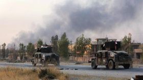 القوات العراقية تعزل الموصل عن سوريا