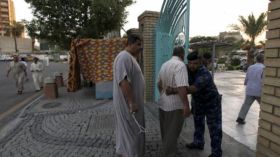 العراق: تفجيران في مسجدين سُّنيين ومقتل مؤذن بالرصاص