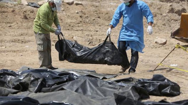 “داعش” ينشر مشاهد جديدة لقتل مجندين عراقيين في 2014
