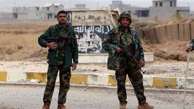 لاجئون محاصرون بين جبهتين يجسدون محنة السُّنة في العراق