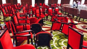 عراك بالأيدي والكراسي في مؤتمر “تحرير الأنبار”