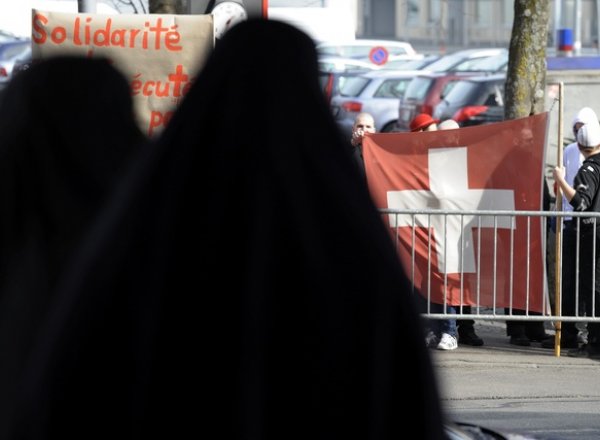 Suisse: 2 000 personnes manifestent à Berne contre l'islamophobie
