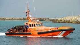 خفر السواحل المغربي ينتشل جثث 20 مهاجراً في البحر