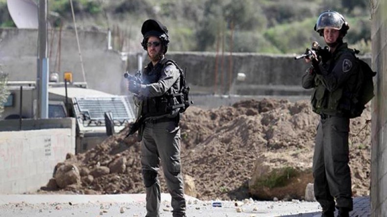 قوات الاحتلال تطلق النار على فلسطينية شمالي القدس