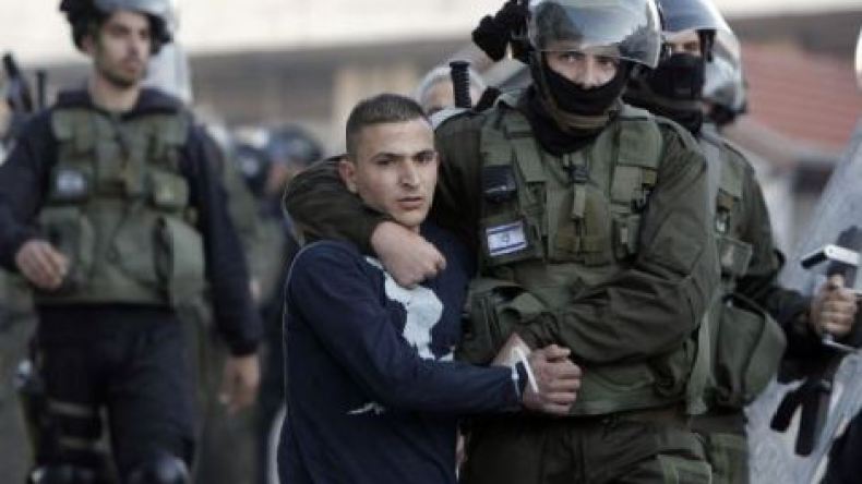 جيش الاحتلال يعتقل شابين وفتاة في الضفة