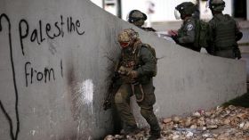 الاحتلال يعترف بمقتل أحد ضباطه على حدود غزة