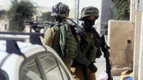 جيش الاحتلال يعتقل فتاة فلسطينية بزعم حيازتها سكيناً