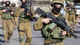 جيش الاحتلال يعتقل 18 فرداً من عائلة فلسطينية واحدة