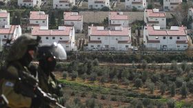 مقدسيون: سيطرة الاحتلال على منازلنا تمهد لتقسيم الأقصى