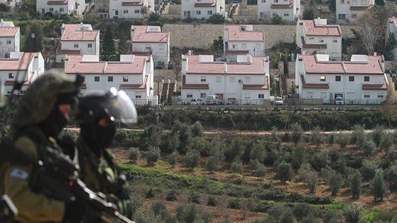 مقدسيون: سيطرة الاحتلال على منازلنا تمهد لتقسيم الأقصى