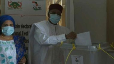 Le Niger élit son président pour une transition pacifique inédite