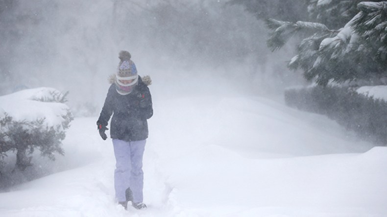 عاصفة ثلجية تضرب إسطنبول وتشل الحركة فيها