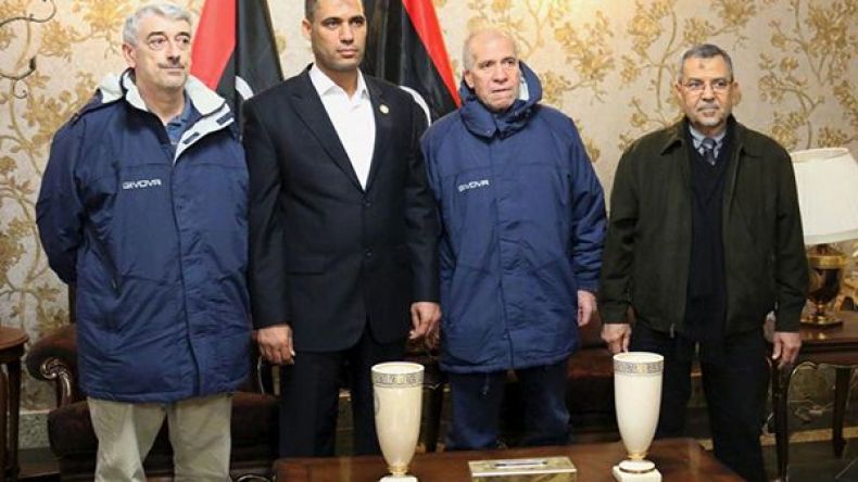 إيطاليان مختطفان يغادران ليبيا بعد الإفراج عنهما