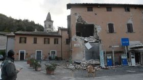 هزات ارتدادية بعد زلزال أحدث أضراراً جسيمة في إيطاليا