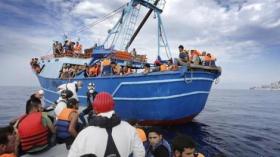 إيطاليا: خفر السواحل ينقذ 700 مهاجر غير شرعي