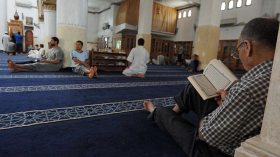 تعليمة الداخلية تجهض سنة الاعتكاف في المساجد!