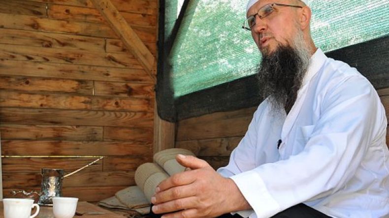 سكان قرية سلفية في البوسنة يطبقون الشريعة