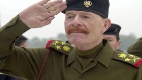 هذا ما قاله عزة الدوري عن احتلال الكويت والعلاقة بـ”داعش”