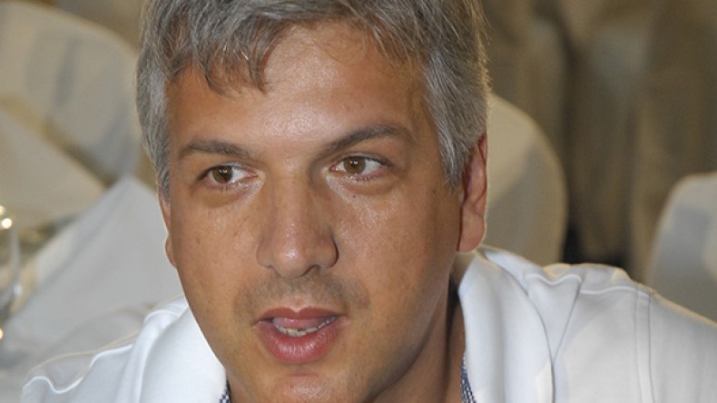 ‬100 رقيب لكتابة‮ “‬السلطان عاشور‮”.. ‬وإضحاك الجزائريين أصعب من إبكائهم