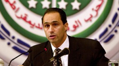 Gamel Moubarak a pris la “fuite” vers l’Angleterre en compagnie de son épouse et en emportant près de 100 valises